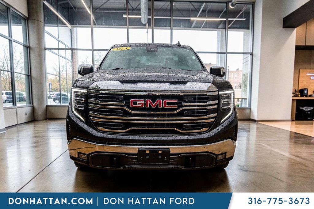 Used 2025 GMC Sierra 1500 SLT AWD/4WD image 23