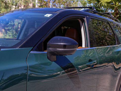 Used 2022 Nissan Pathfinder Platinum w/ Cargo Package image 12