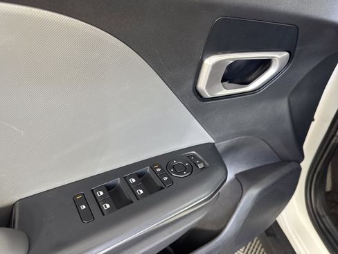 Used 2025 Kia K4 FWD image 14