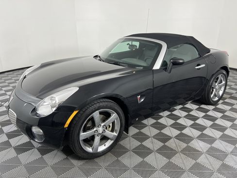 Used 2008 Pontiac Solstice Convertible w/ Preferred Package RWD image 9