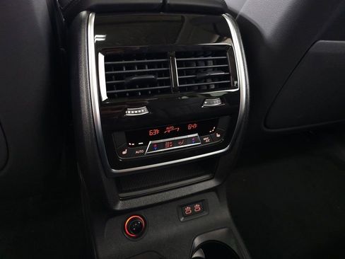 Used 2026 BMW X7 xDrive40i w/ Premium Package image 33