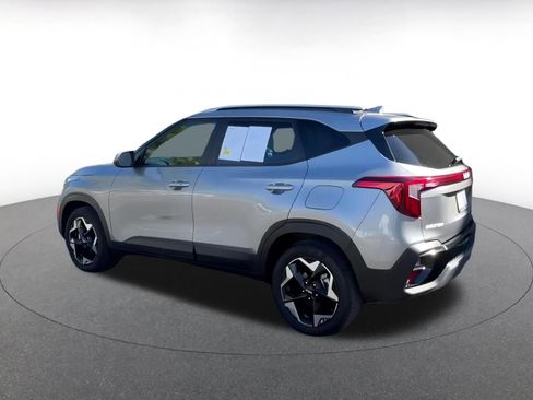 Used 2025 Kia Seltos S image 10