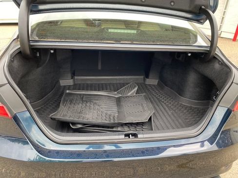 Used 2019 Toyota Camry LE w/ Convenience Package FWD image 22