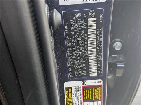 Certified 2022 Toyota Avalon Limited image 16