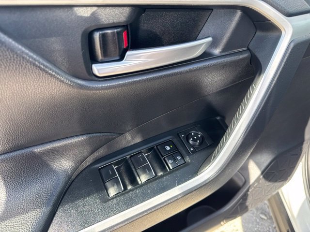 Used 2025 Toyota RAV4 XLE AWD/4WD image 14