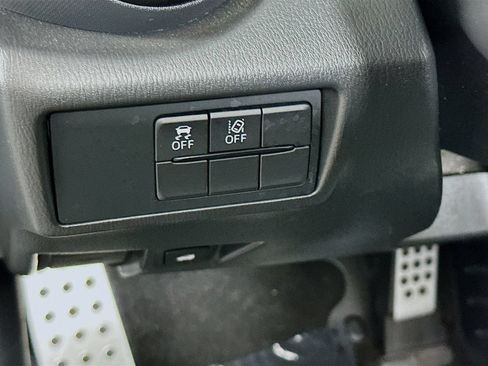 Used 2020 MAZDA MX-5 Miata Club w/ Interior Package RWD image 10