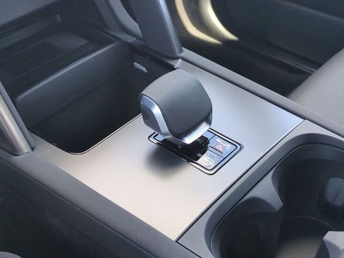 New 2026 Land Rover Discovery Sport Landmark image 9