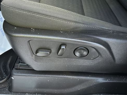 Used 2023 Chevrolet Silverado 1500 LT image 24