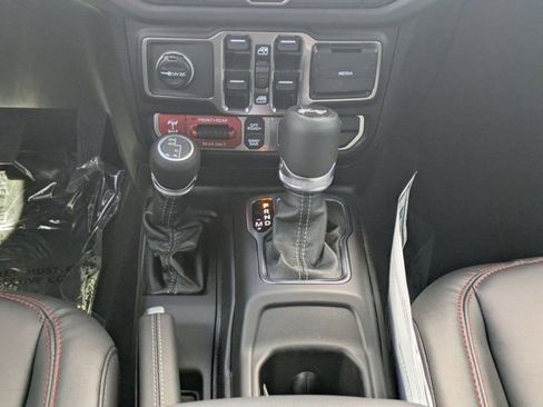 New 2026 Jeep Wrangler Unlimited Rubicon AWD/4WD image 17