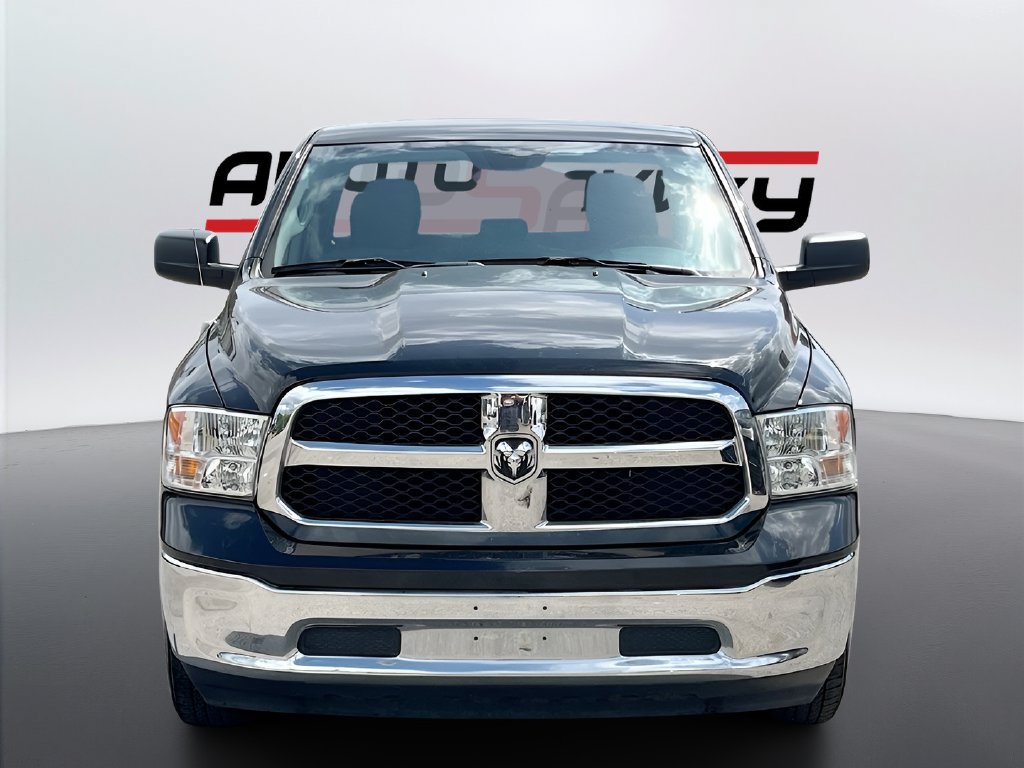 Used 2021 RAM 1500 Classic SLT AWD/4WD image 2