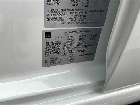 New 2025 GMC Sierra 1500 AT4 w/ AT4 Premium Package AWD/4WD image 17