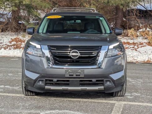 Used 2022 Nissan Pathfinder Platinum w/ Cargo Package image 8