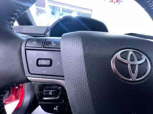 Used 2025 Toyota Camry SE w/ Convenience Package FWD image 12