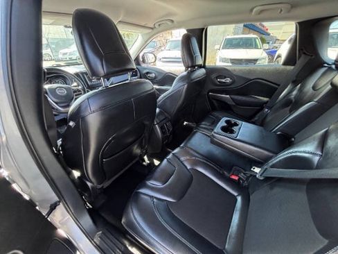 Used 2021 Jeep Cherokee Latitude Plus FWD image 18