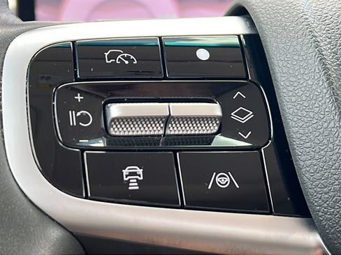 Certified 2025 Genesis GV80 2.5T Select AWD/4WD image 22