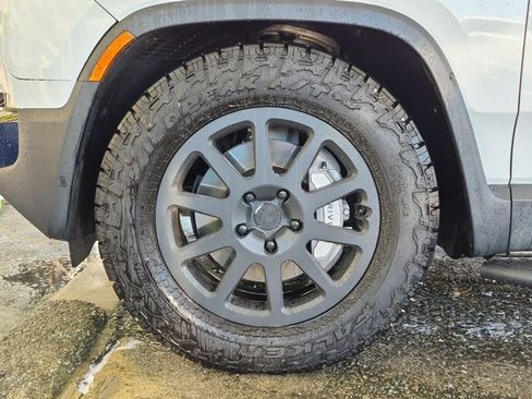 Used 2023 Rivian R1S Adventure AWD/4WD image 15