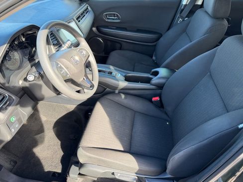 Used 2017 Honda HR-V EX image 10
