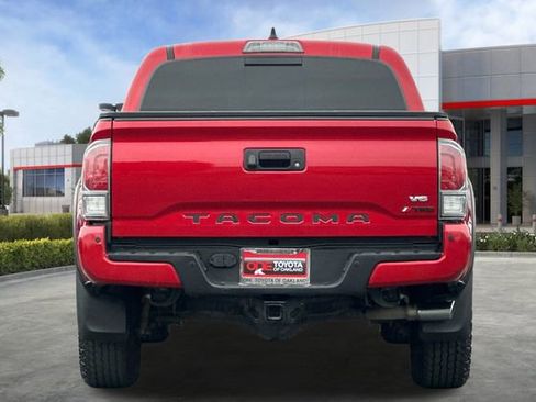 Certified 2022 Toyota Tacoma TRD Off-Road image 6