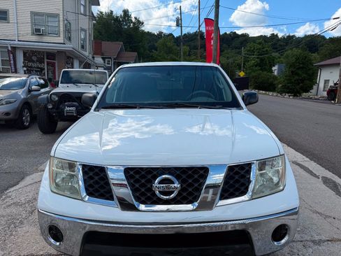 Used 2008 Nissan Frontier SE w/ SE Value Truck Pkg RWD image 3