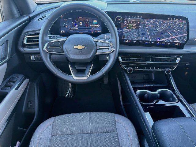 Used 2026 Chevrolet Traverse LT w/ Driver Confidence Package FWD image 23