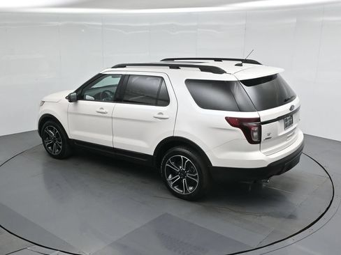 Used 2015 Ford Explorer Sport w/ Equipment Group 401A AWD/4WD image 38
