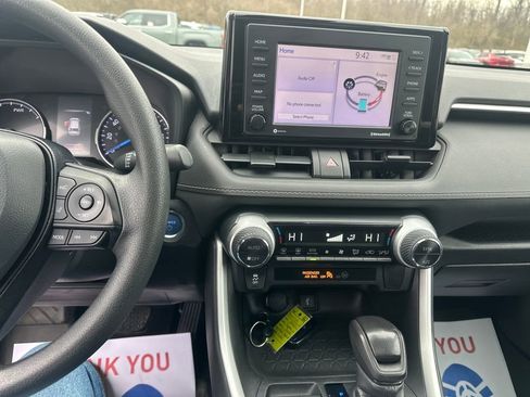 Used 2021 Toyota RAV4 XLE w/ Convenience Package image 22