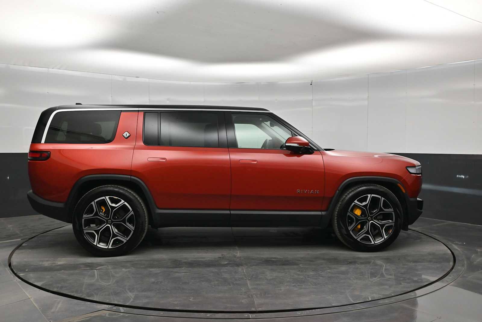 Used 2023 Rivian R1S Adventure Quad AWD/4WD image 9