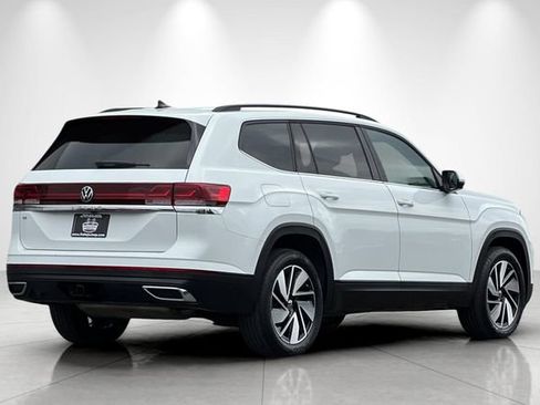 Used 2025 Volkswagen Atlas SE FWD image 4