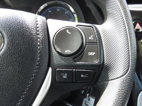 Used 2018 Toyota Corolla LE FWD image 22