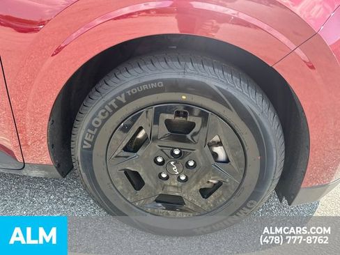 Used 2025 Kia Carnival FWD image 14