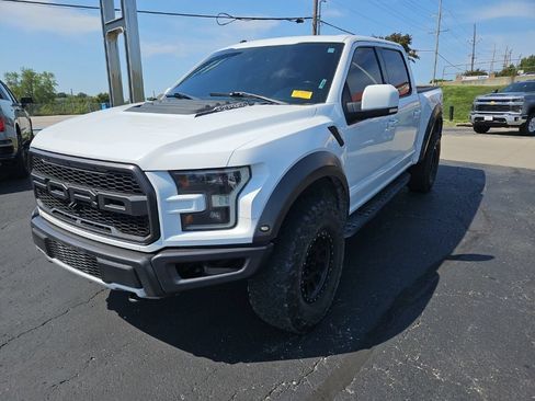Used 2017 Ford F150 Raptor w/ Equipment Group 802A Luxury AWD/4WD image 3