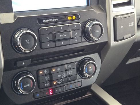 Used 2022 Ford F250 XLT w/ Black Appearance Package image 27