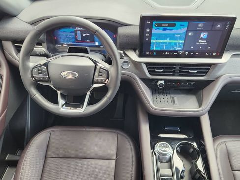 Used 2025 Ford Explorer Platinum w/ LUX Leather Package AWD/4WD image 27