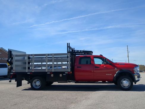 Used 2021 RAM 5500 Tradesman w/ Chrome Appearance Group image 2