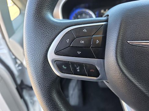 Used 2021 Chrysler Voyager Lxi image 17