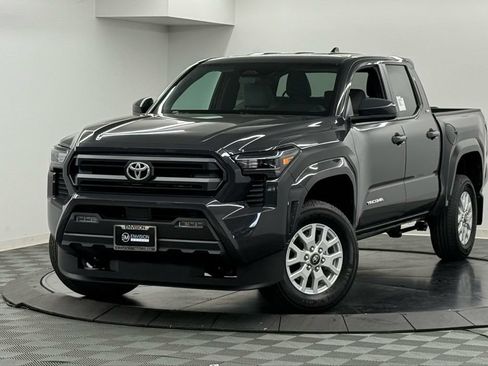 Used 2026 Toyota Tacoma SR5 AWD/4WD image 3