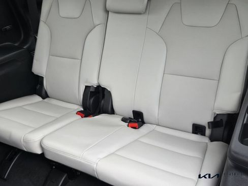 Certified 2024 Kia Telluride SX Prestige AWD/4WD image 12