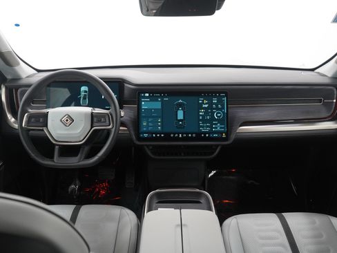 Used 2025 Rivian R1T Adventure image 16