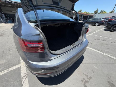 Used 2021 Volkswagen Jetta R-Line FWD image 19