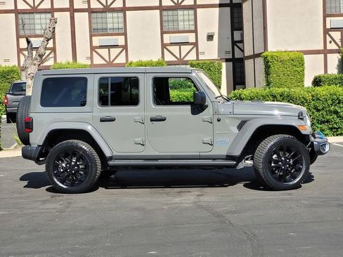 Used 2023 Jeep Wrangler Unlimited Sahara w/ Cold Weather Group AWD/4WD image 4