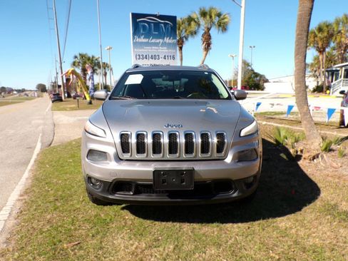 Used 2014 Jeep Cherokee Latitude w/ Comfort/Convenience Group image 3
