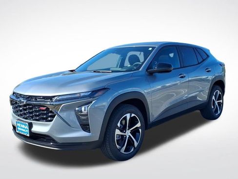 New 2026 Chevrolet Trax RS w/ Sunroof Package FWD image 8