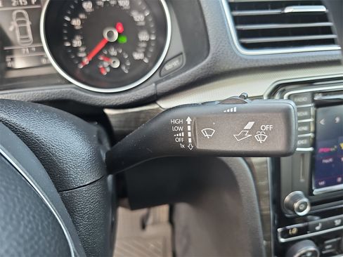 Used 2018 Volkswagen Passat 2.0T SE image 18