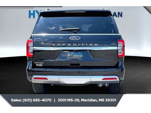 Used 2024 Ford Expedition Limited RWD image 4