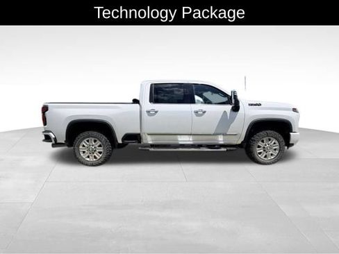 Used 2024 Chevrolet Silverado 2500 High Country w/ High Country Premium Package AWD/4WD image 6