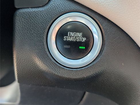 Used 2019 Chevrolet Equinox LS FWD image 22