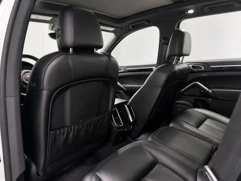 Used 2018 Porsche Cayenne S AWD/4WD image 14
