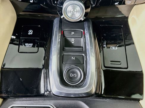 Used 2024 Acura MDX w/ Technology Package FWD image 25
