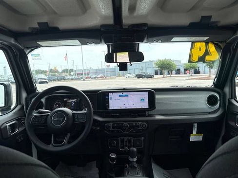Used 2024 Jeep Wrangler Unlimited Sport AWD/4WD image 17