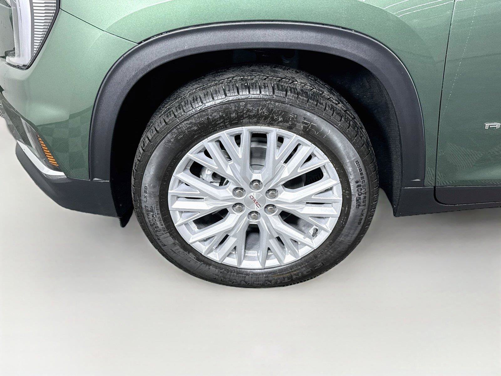 New 2027 GMC Acadia Elevation w/ Elevation Premium Package AWD/4WD image 26